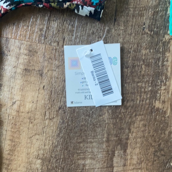 2 LuLaRoe Bianca tops - Picture 10 of 12